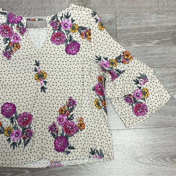 Urban Romantics Floral Tiered 3/4 Bell Sleeve Blouse L - Picture 16 of 16